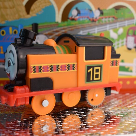 Nia 18 Trackmaster Orange Motorized Engine Train Thomas & Friends Working 2021 - Picture 5 of 7
